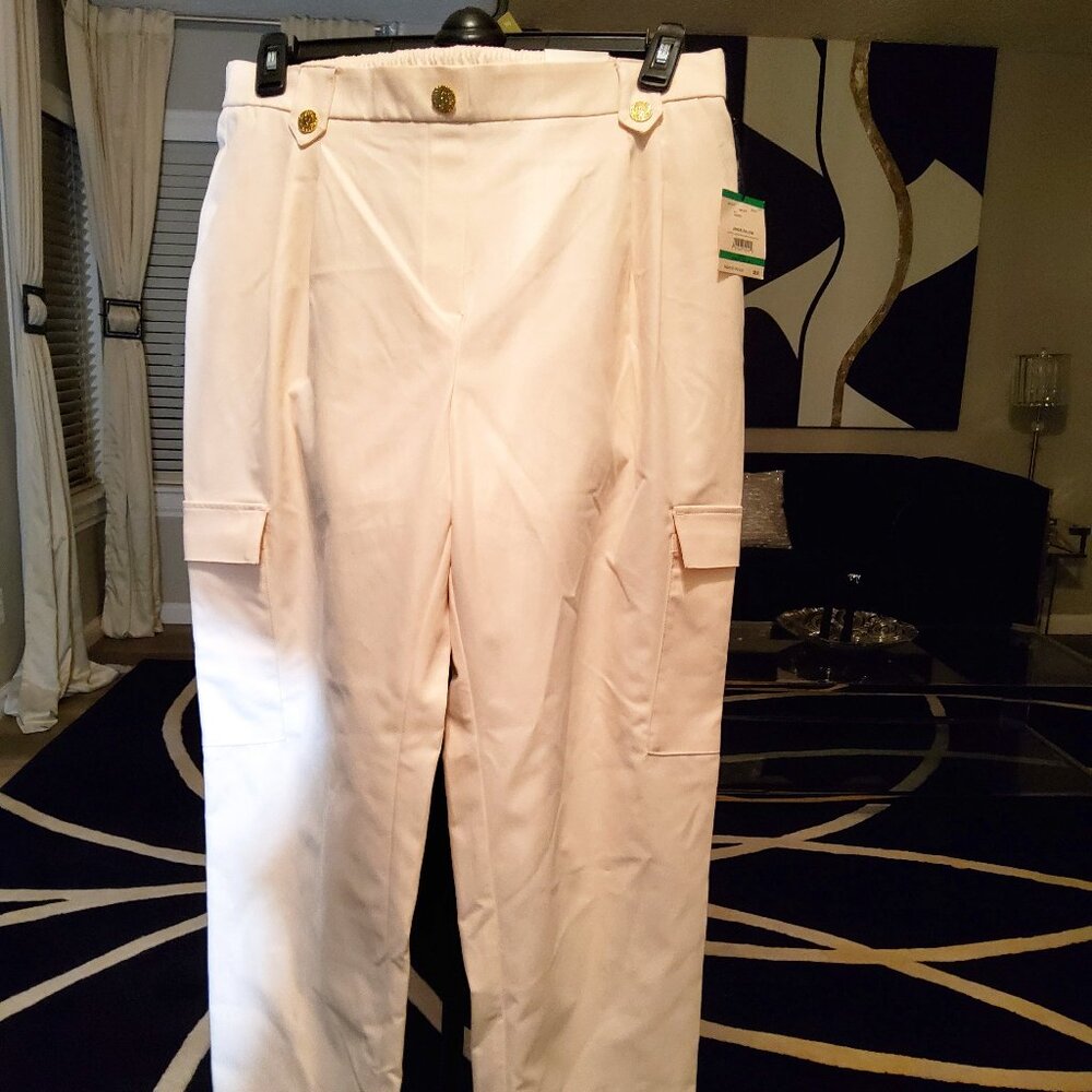 NWT Anne Klein pale blush Cargo High Rise Pants Size Large